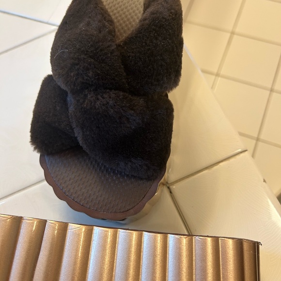 Slides - Picture 4 of 7